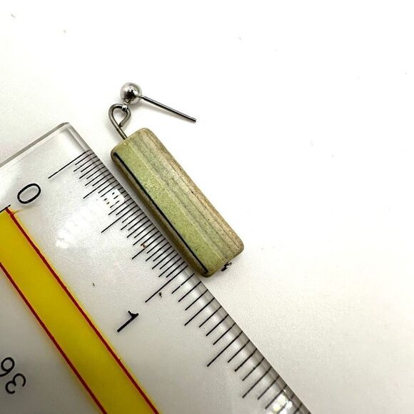 Green rectangular post drop earrings - Picture 6 of 8